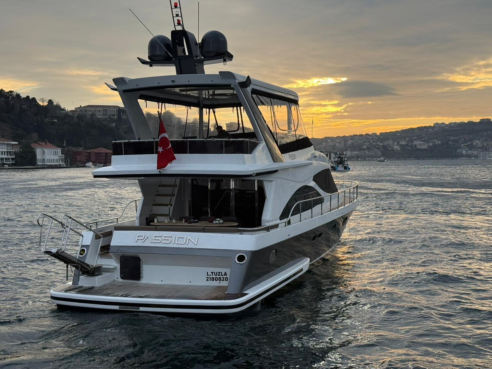 Passion Yacht - Deck